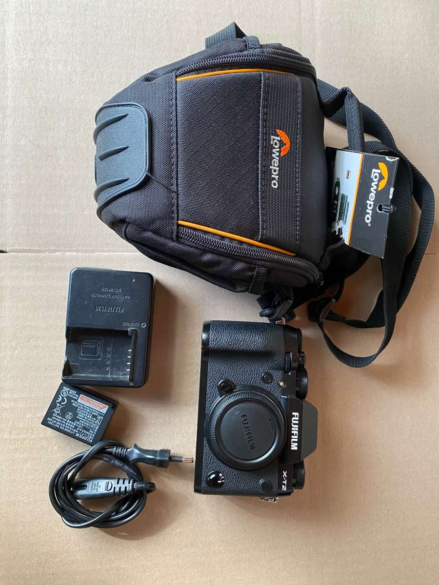 Fujifilm X-T2 Mirrorless Digital Camera Body|24.3MEGAPIXELS|128 GB SD MEMORY CARD|CHARGER|BAG